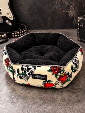 Ed Hardy Pet Cuddler Bed Small 23x23 Skull Rose Tattoo Plush Dog Cat NWT